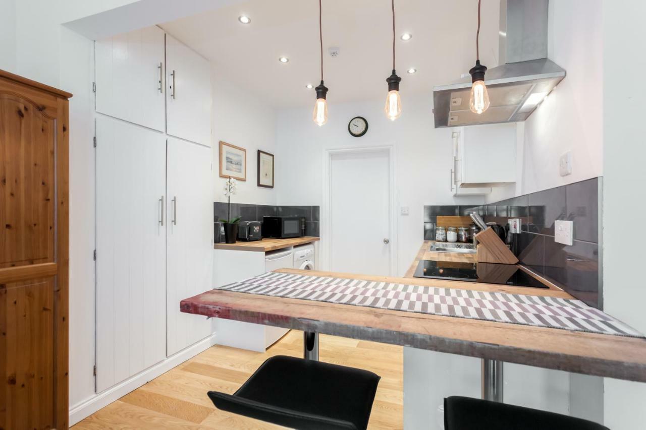 Stylish Town Centre Apartment Close To Beach And Shops Bournemouth Exterior photo