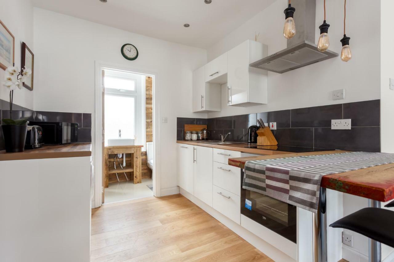 Stylish Town Centre Apartment Close To Beach And Shops Bournemouth Exterior photo