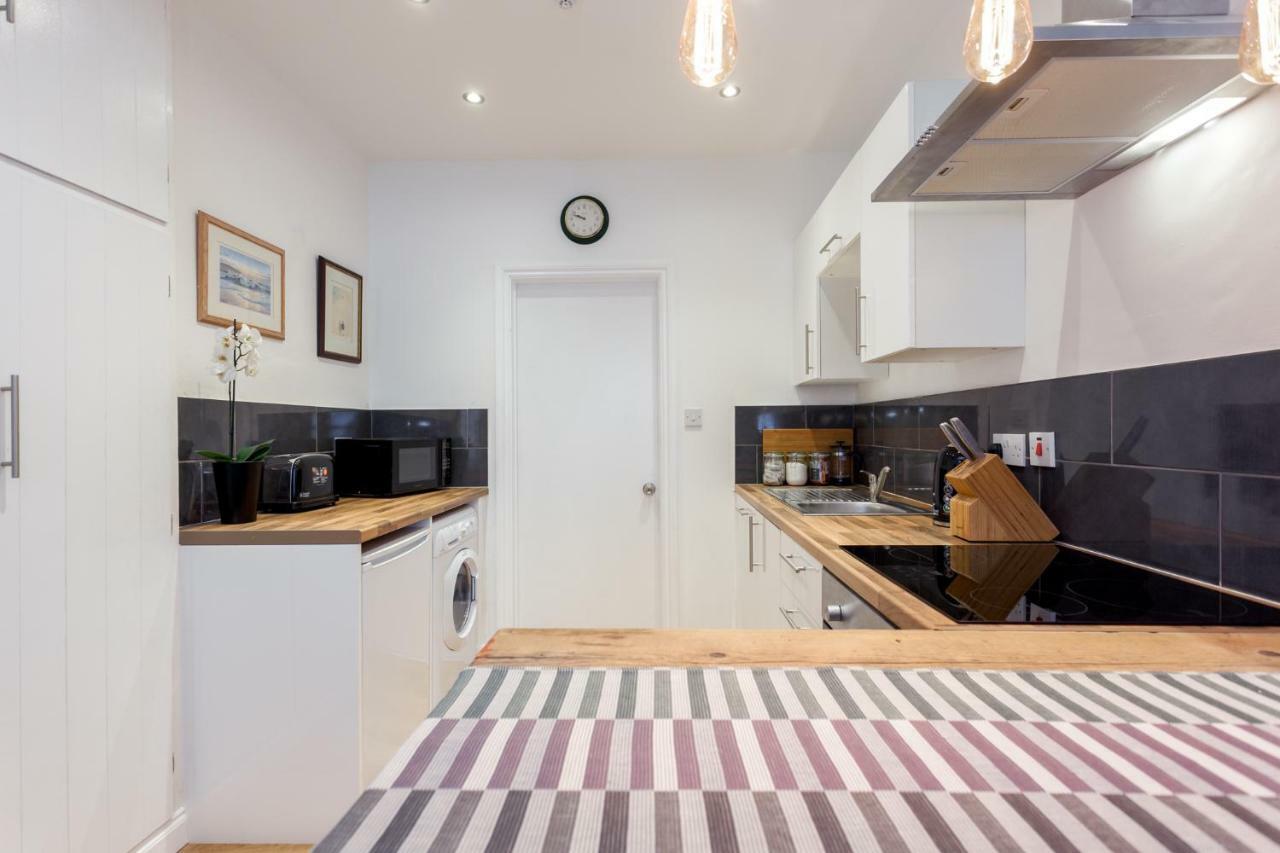 Stylish Town Centre Apartment Close To Beach And Shops Bournemouth Exterior photo